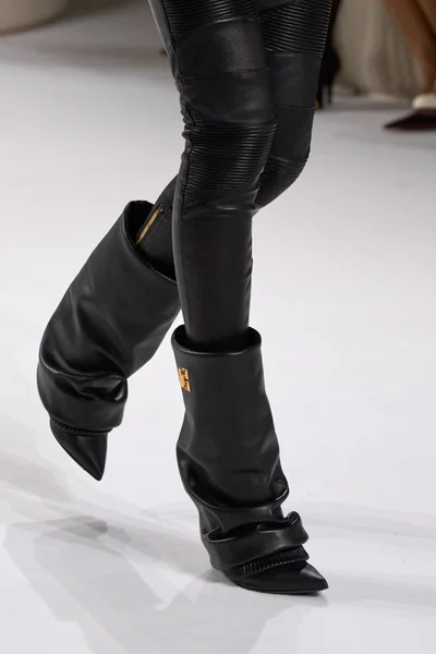 Look 35